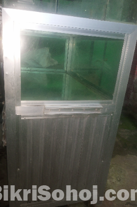 Cash box